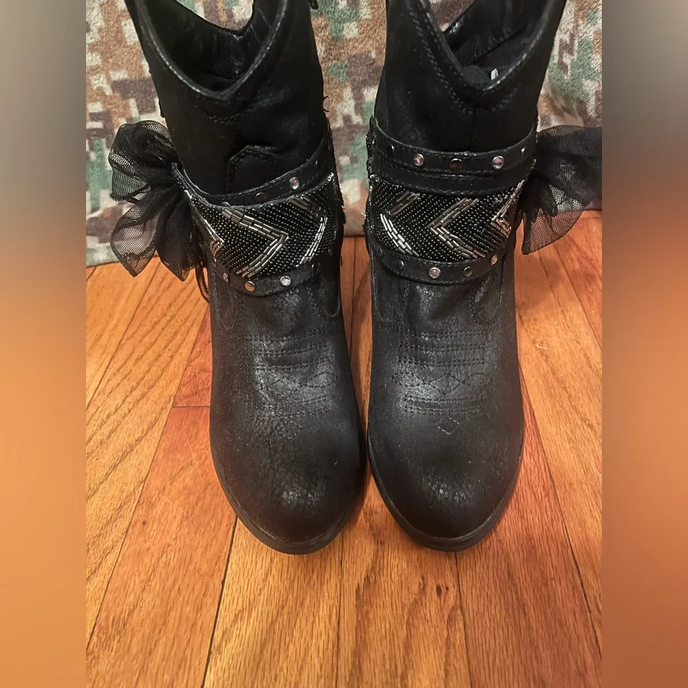 Cowboy Chic black booties size 9 - Picture 4 of 8